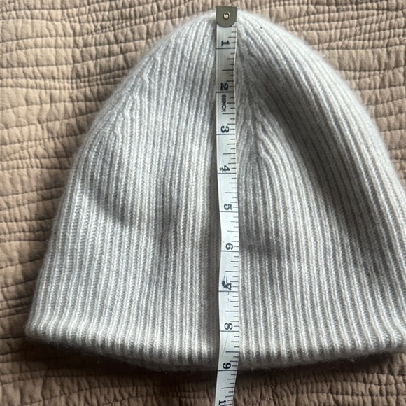 Babaton Cream Ribbed Cashmere Beanie Hat - Picture 4 of 4